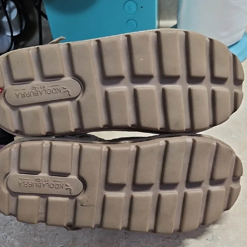 Koolaburra By UGG Beige Suede Slingback Clogs - Picture 3 of 6